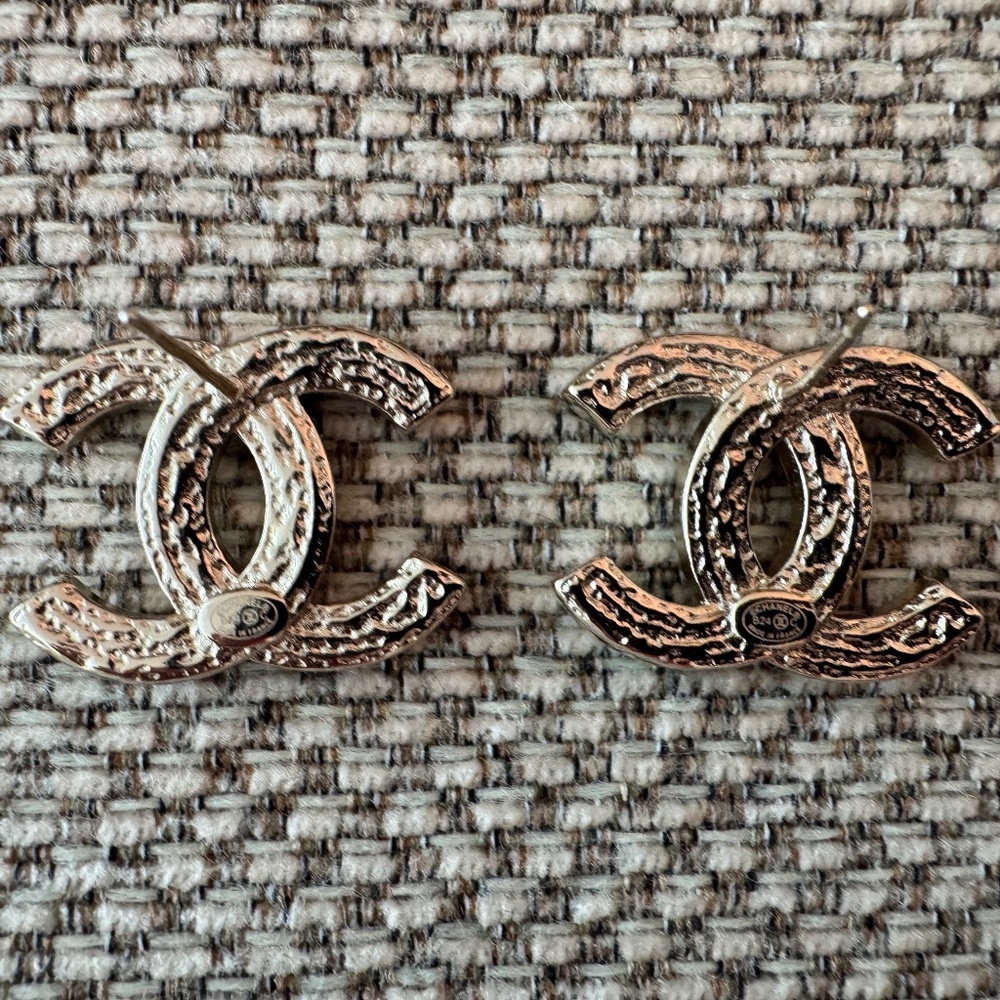 Limited Edition Classic Chanel CC Crystal Embellished Gold Plated Earrings - Picture 2 of 8